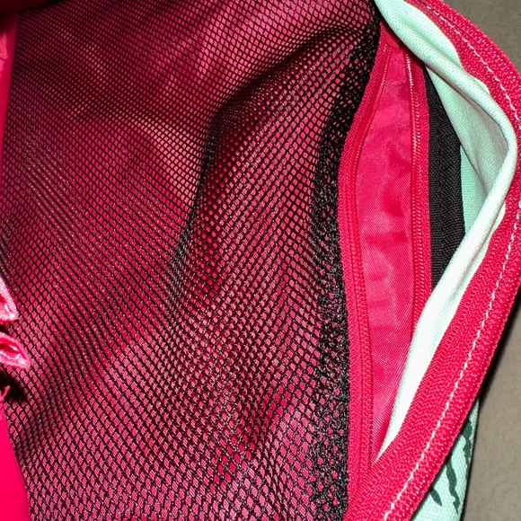 New with no tags- KAVU Paxton Pack Rope Sling Crossbody Bag - Watermelon - Picture 7 of 12